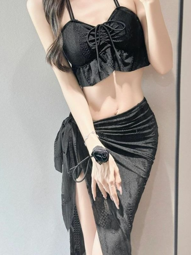 Women Fashion Wear - بدلة سباحة نسائية من قطعتين بنقشة